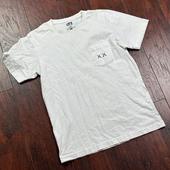 KAWS x Uniqlo x Sesame Street XX pocket tee - Picture 2 of 5